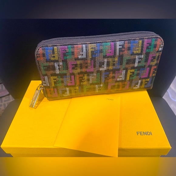 Authentic Zucca Fendi Multicolor Zipper Wallet - Picture 1 of 8